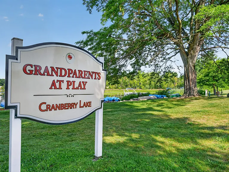 Cranberry Lake — Photo 5