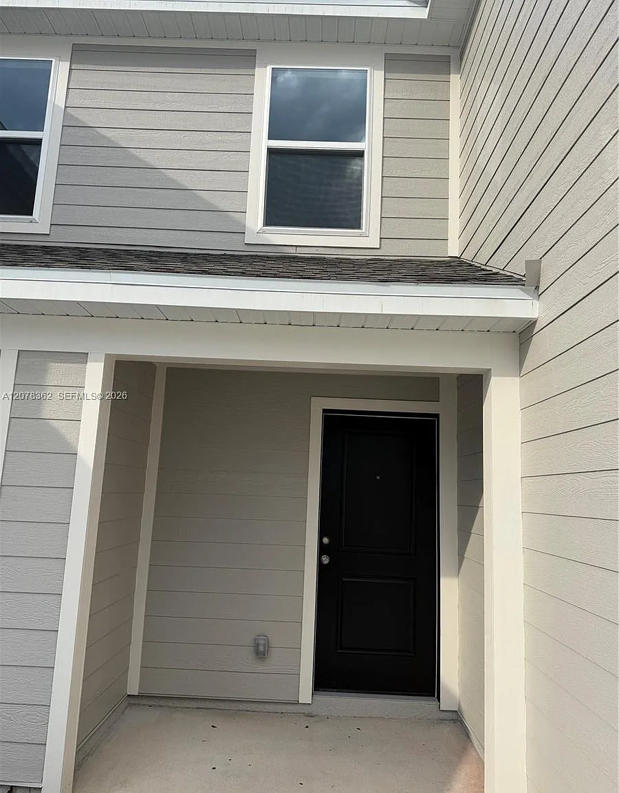 3 bed, 2.5 bath, $2,000 — Photo 2