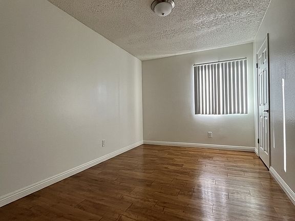 4th image of 14753 Delano St APT A