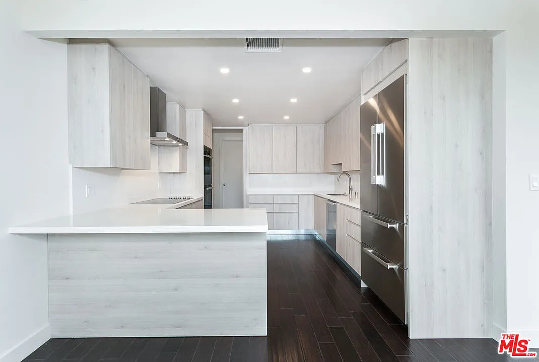 2 bed, 2.5 bath, 1800 sqft, $6,500 — Photo 3
