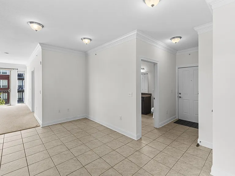936 Perry St #304 — Photo 16