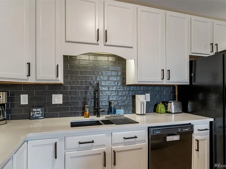 7292 S Blackhawk St #203 — Photo 15