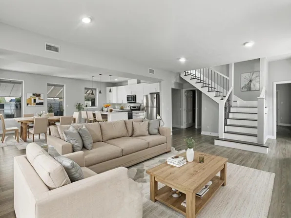 435 S Orange St, Giddings, TX 78942