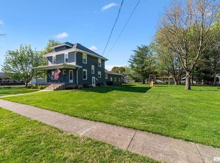 609 NW 2nd St, Aledo, IL 61231