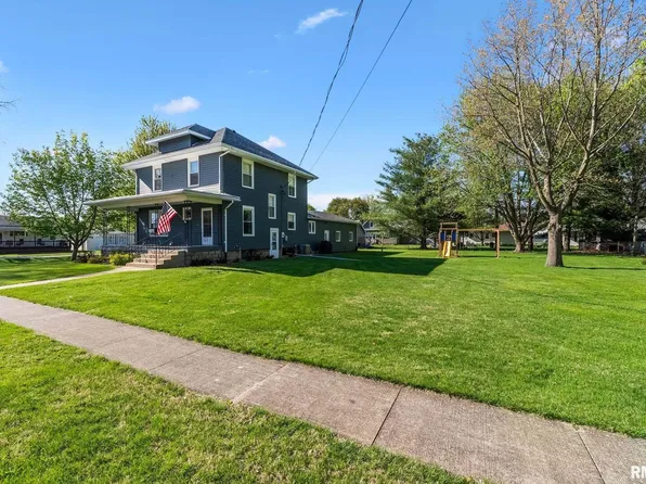 609 NW 2nd St, Aledo, IL 61231