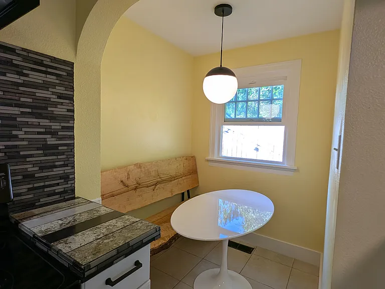 1102 E Maplewood Ave — Photo 15