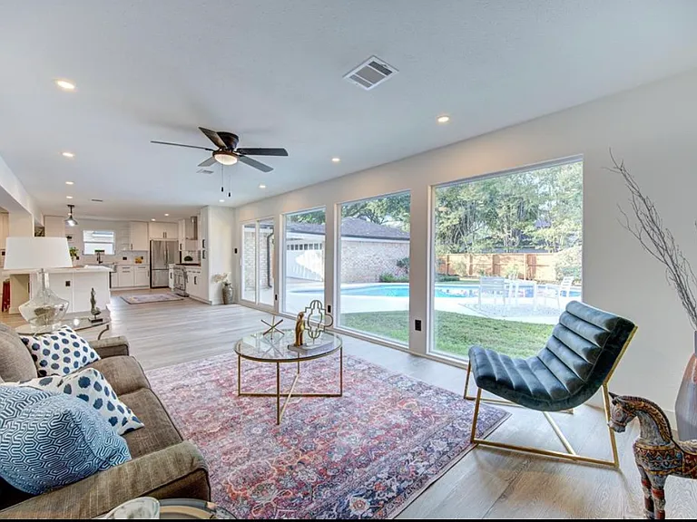 11010 Wickersham Ln — Photo 13