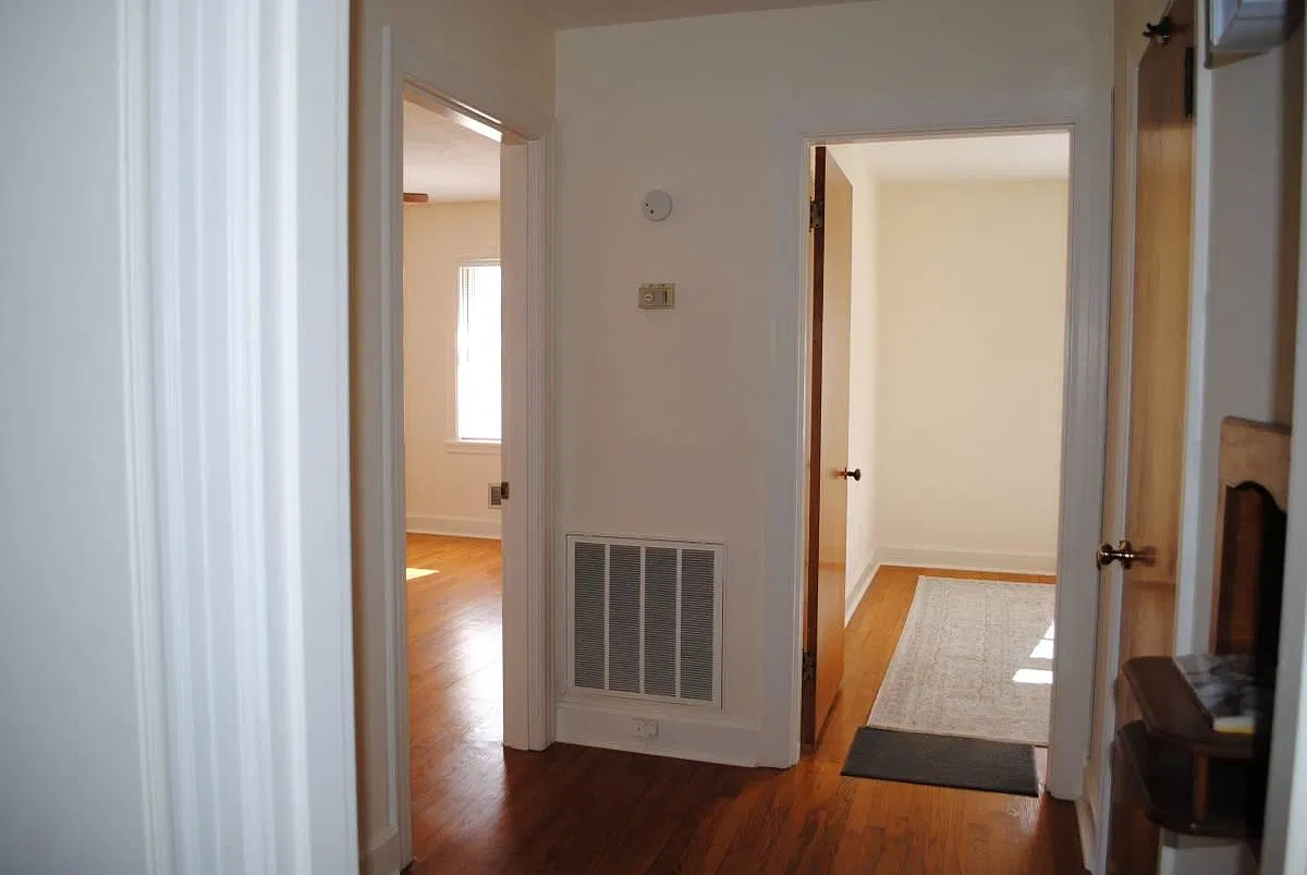 1245 Rodes Dr — Photo 4