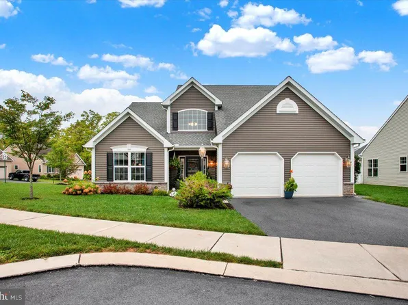 246 Pilgrim Dr, Lancaster, PA 17603