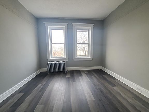 4th image of 104 Romaine Ave APT 5