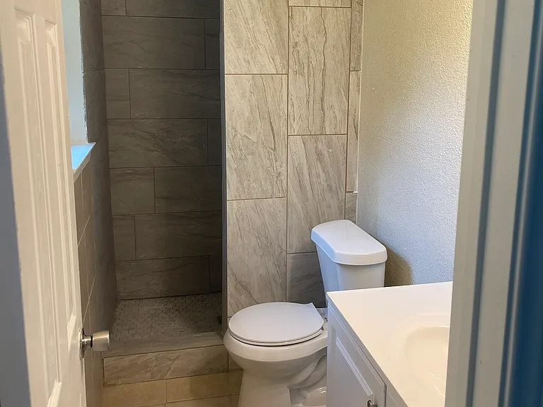 616 Heathcliff Dr — Photo 4