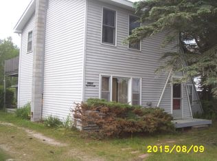 9403 S Lake Dr, Evart, MI