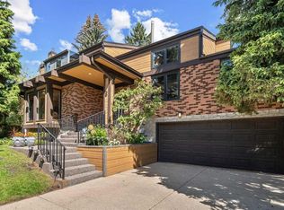 8 S Varsplain Pl NW, Calgary, AB T3A 0C7