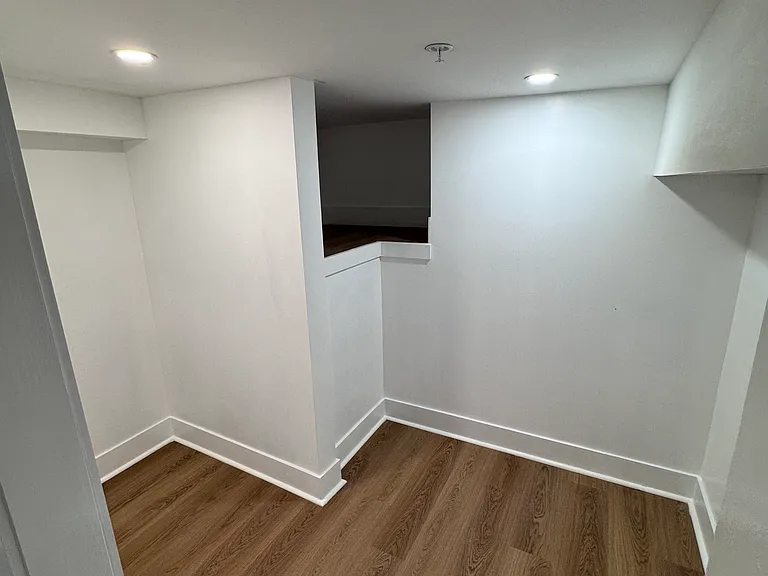 647 N 16th St #2 — Photo 6