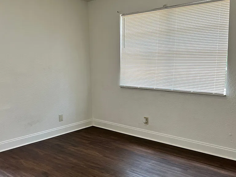 8412 N Elmer St — Photo 8