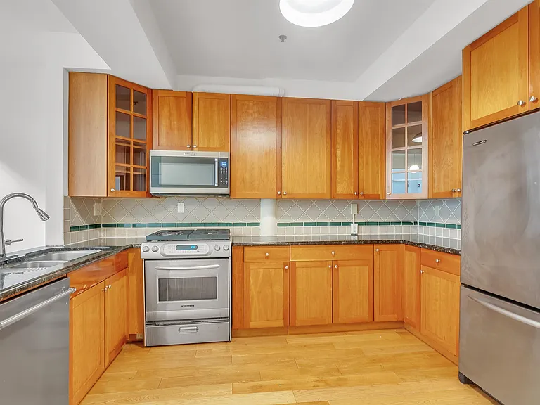 300 Communipaw Ave #211 — Photo 8