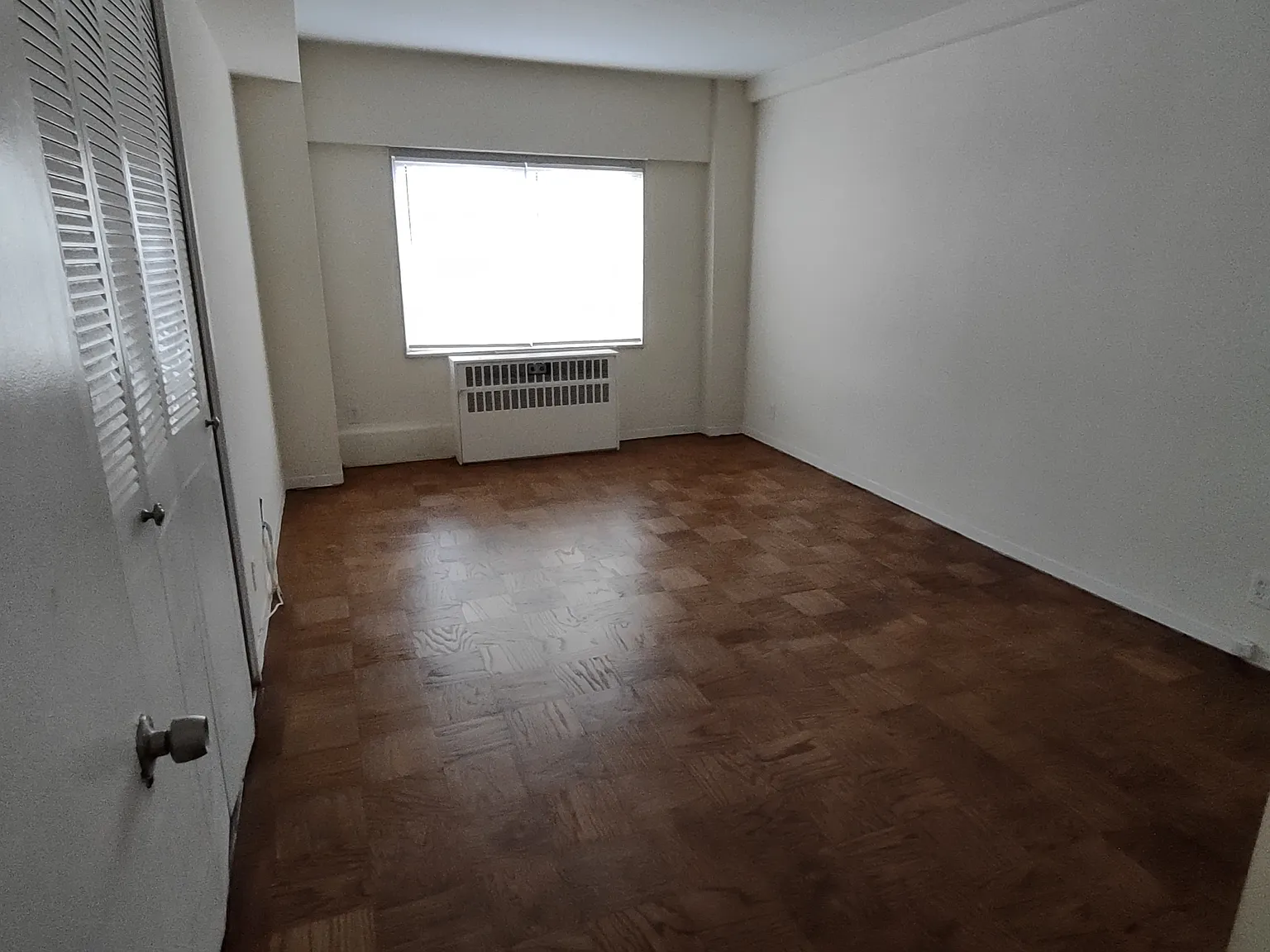 1 bed, 1055 sqft, $1,895 — Photo 2