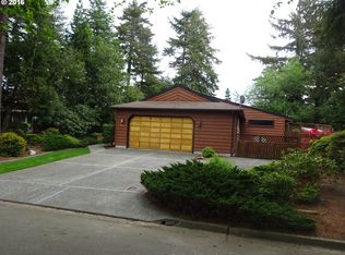 925 Seabreeze Ter, Coos Bay, OR 97420