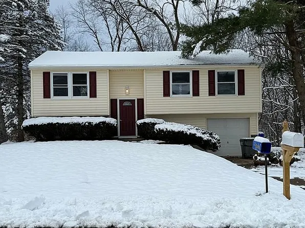 127 Pinehurst Dr, Freedom, PA 15042