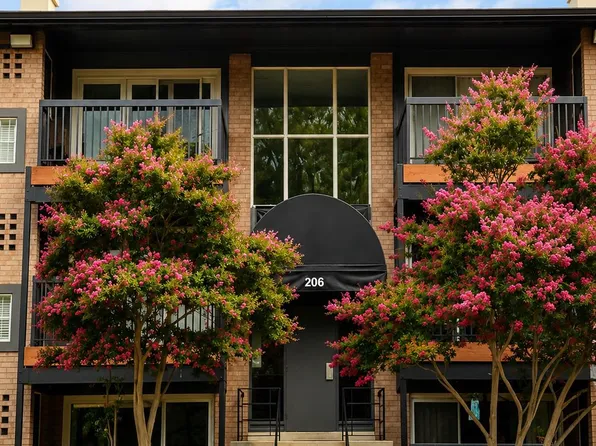 206 Park Terrace Ct SE APT 38, Vienna, VA 22180