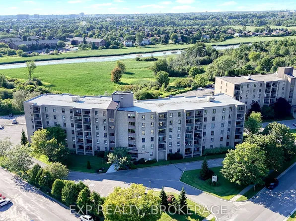 334 Queen Mary Rd #308, Kingston, ON K7M 7E7