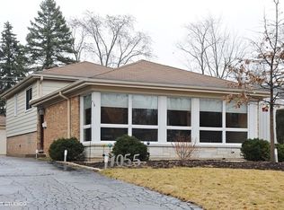 1055 Hillcrest Ave, Highland Park, IL 60035