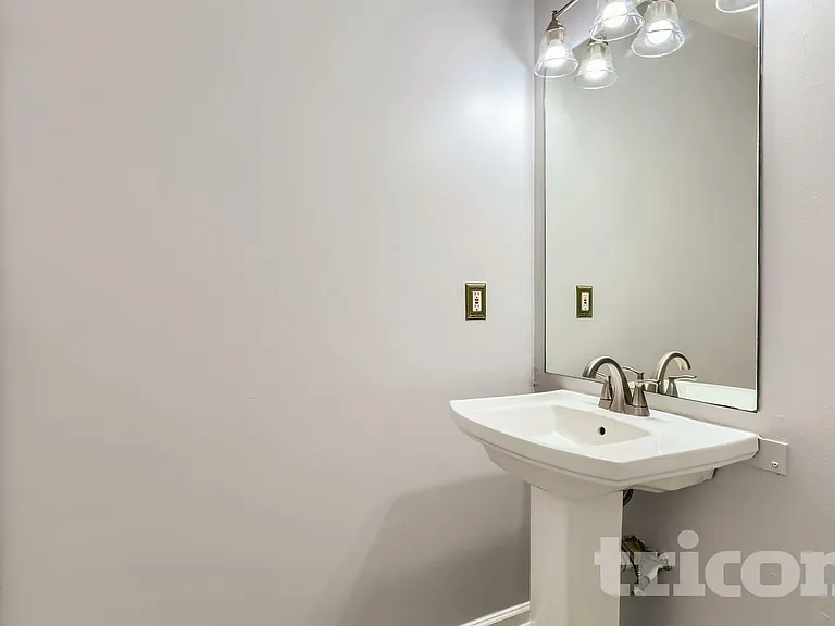 535 Concord Ter — Photo 16