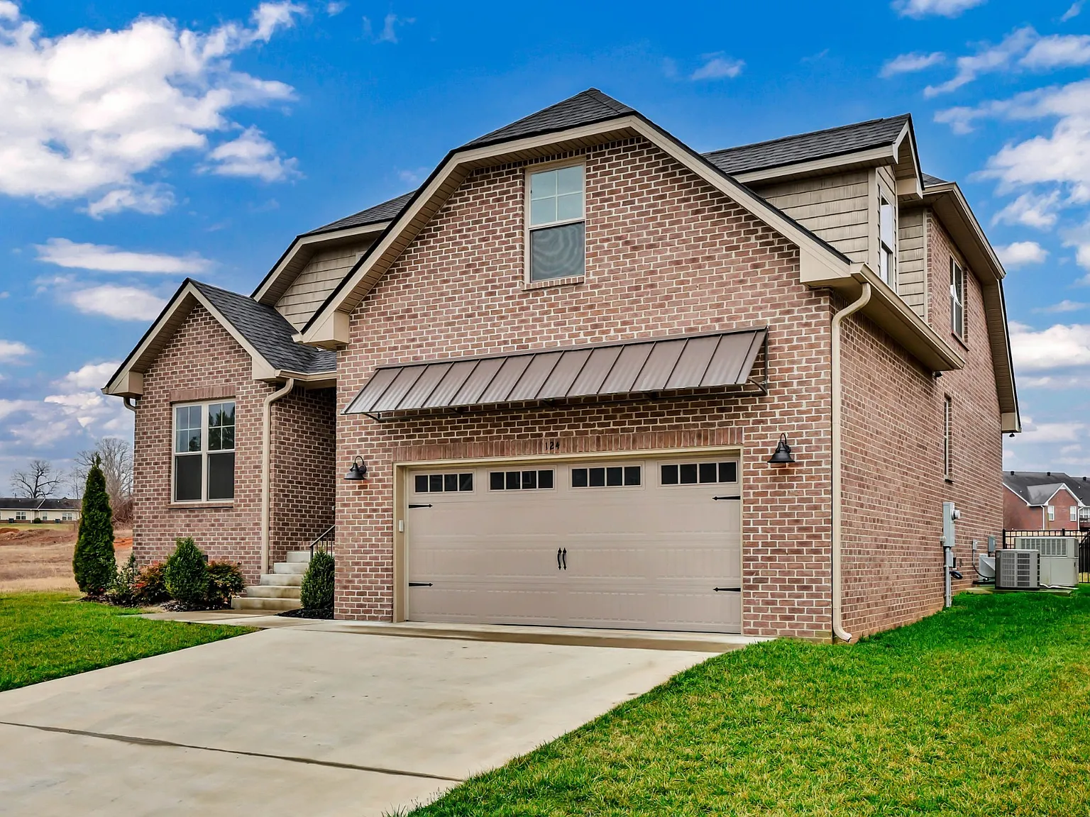 3 bed, 2.5 bath, 2316 sqft, $2,500 — Photo 3