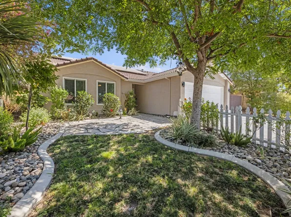 379 Shalako Dr, Oakdale, CA 95361