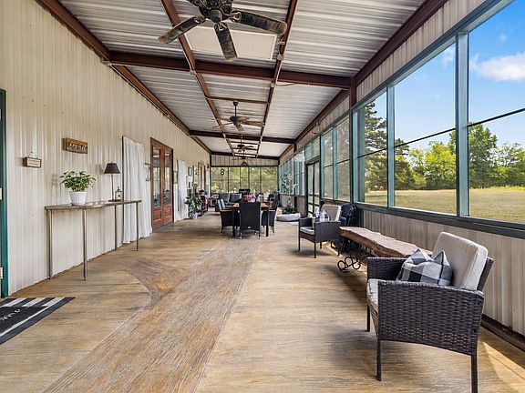 4th image of 4565 Airport Rd