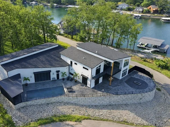 300 Beachnut Dr, Sunrise Beach, MO 65079