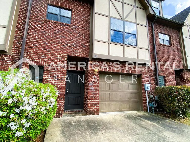 328 Amber Ln — Photo 3