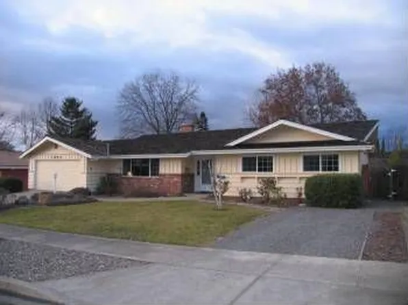 1421 N Keene Way Dr, Medford, OR 97504