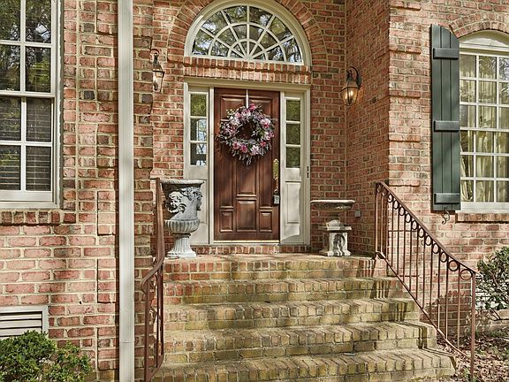 4th image of 4413 Turnberry Cir