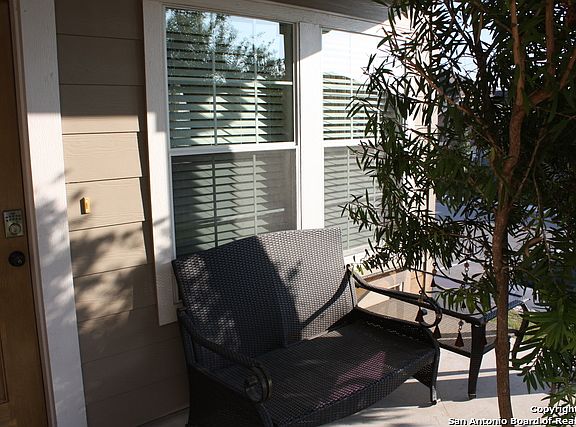 4th image of 3823 Abbey Cir