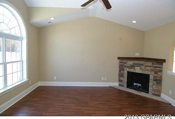 3rd image of 3321 Ellsworth Drive #A