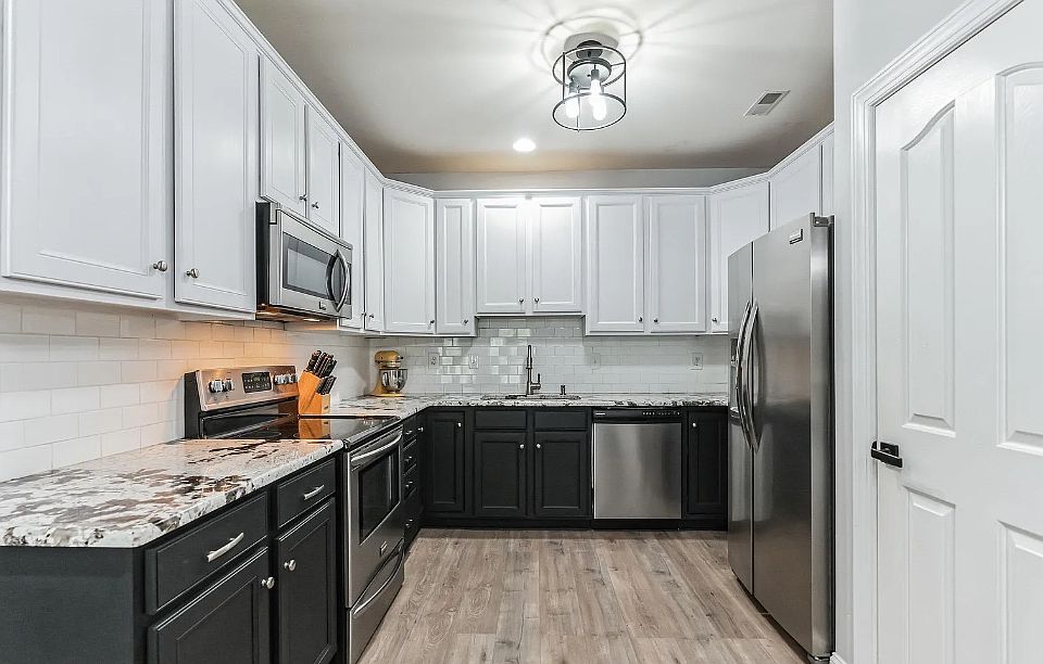 1st image of 1324 W Chester Park #115