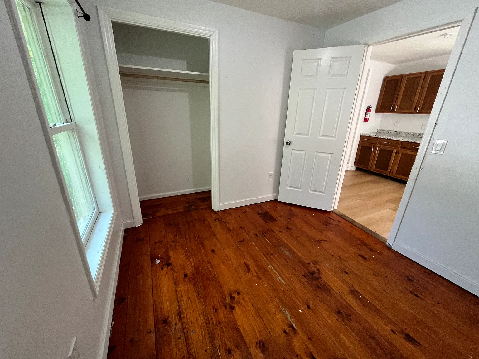 2 bed, 900 sqft, $1,800 — Photo 4
