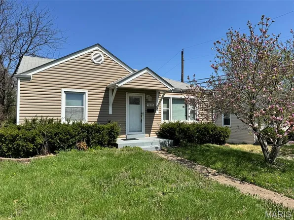 9825 Lullaby Ln, Saint Louis, MO 63114