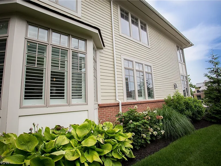 216 Ashbourne Dr — Photo 29