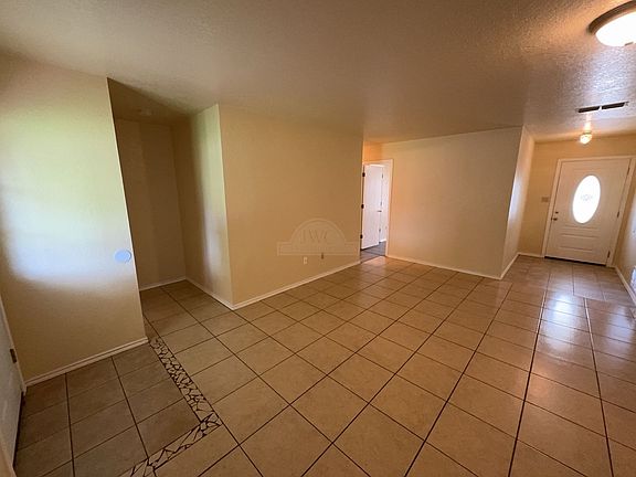 4th image of 2005 Agate Dr