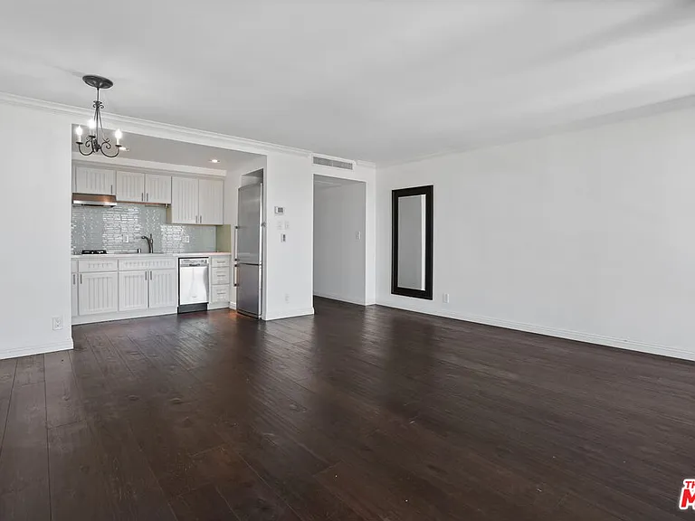 800 W 1st St #1409 — Photo 17
