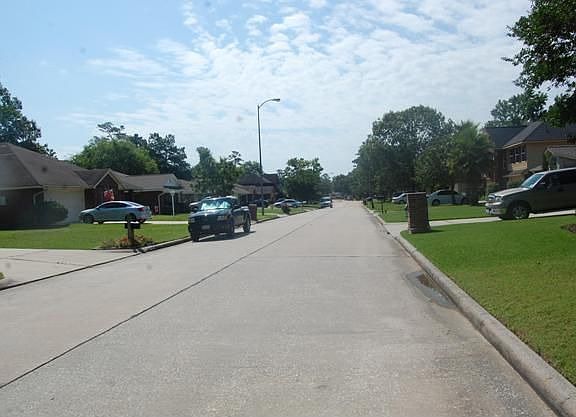 3rd image of 2242 Pine Cone Dr