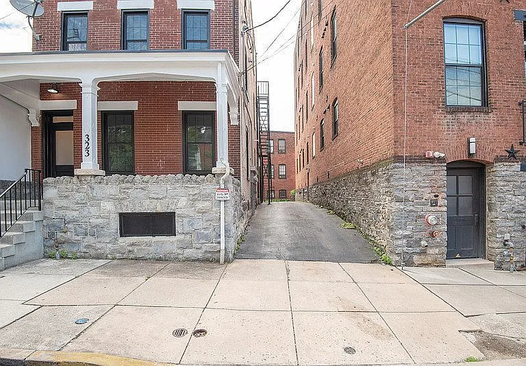 323 N Mulberry St #1 — Photo 35