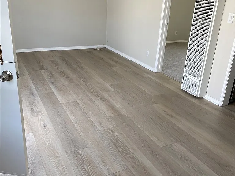 320 Sapphire Ave — Photo 4
