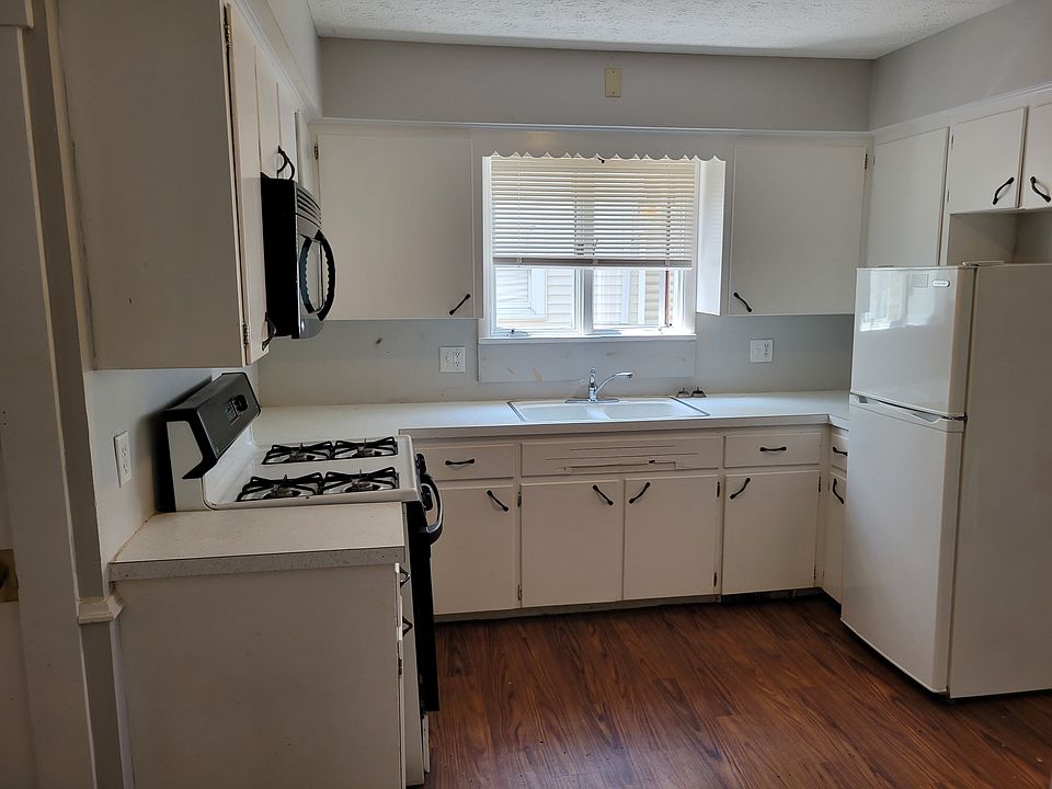 2nd image of 403 Crouse St Unit 1
