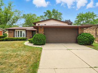 22555 Mission Dr, Richton Park, IL 60471