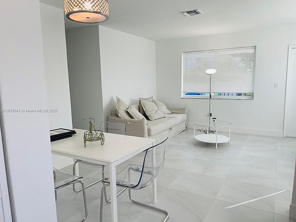 3rd image of 1515 NE 110th St #1515