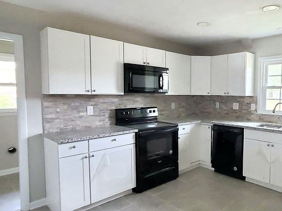3rd image of 662 Linda Ave