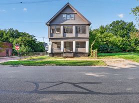813 Wayside Rd, Cleveland, OH